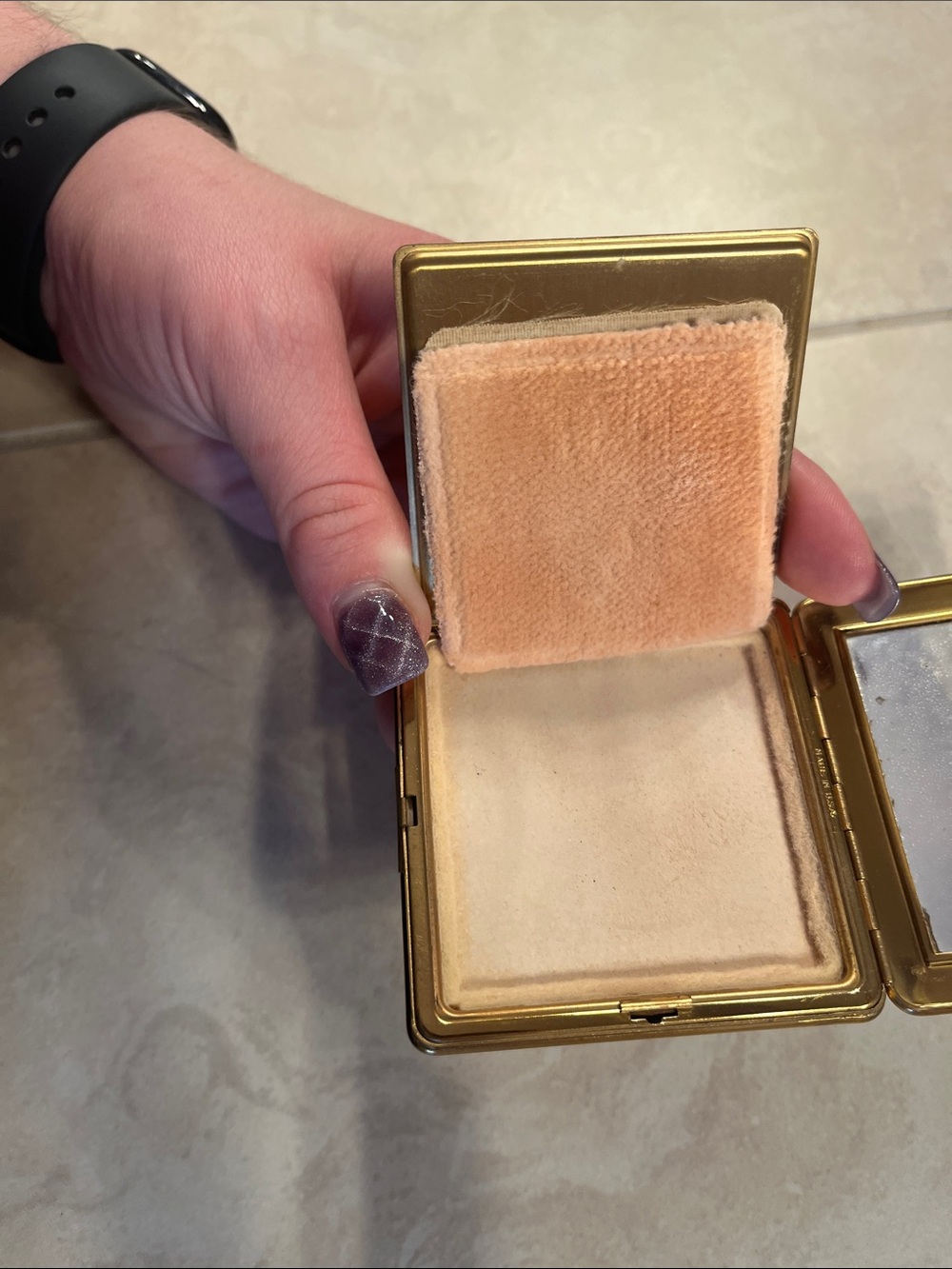 Vintage Gold Rhinestone Compact - Picture 3 of 4
